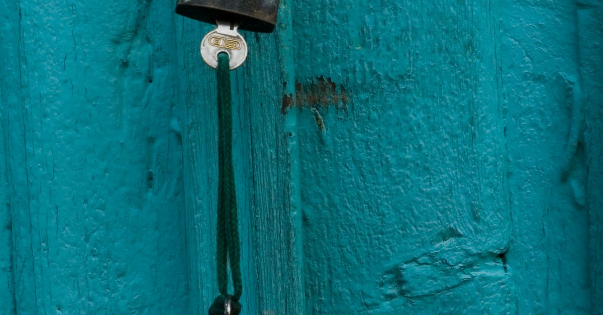 How Expert Locksmiths Handle Complex Vault Lockouts
