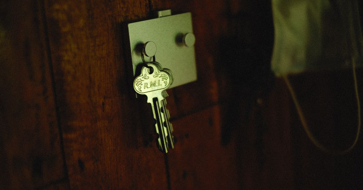 How to Choose the Right Emergency Mobile Locksmith